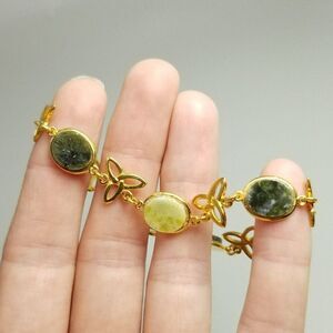 Vintage Green Stone and Celtic Knot Design Link Bracelet, Gold Tone Setting